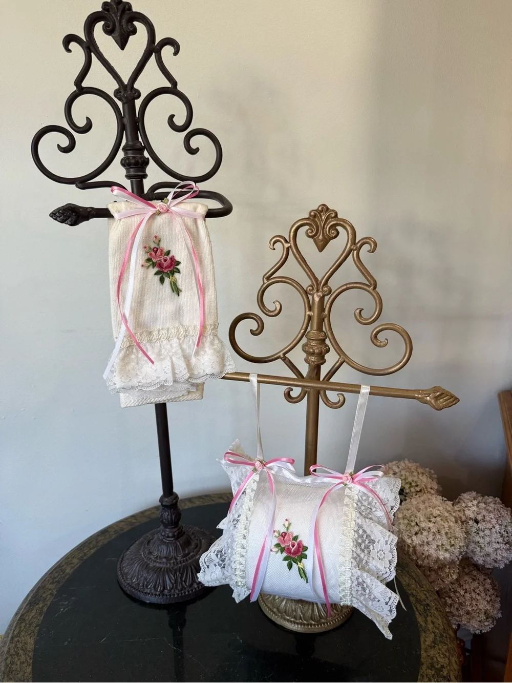💐 Hand Crafted Floral Hand Towel with Matching Toilet Paper Sachet 💐